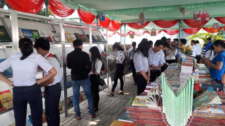 Khai mạc trưng bày triển lãm sách hưởng ứng ngày sách Việt Nam lần 4 năm 2017